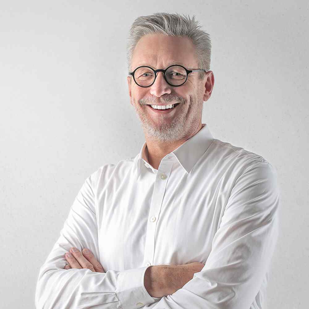 https://new.cxoforum.global/wp-content/uploads/2019/02/team_04.jpg